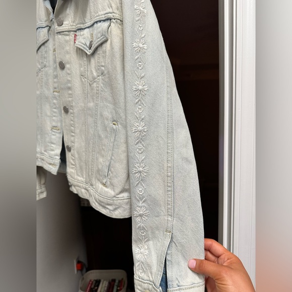 Levi Jean Jacket - Picture 7 of 7